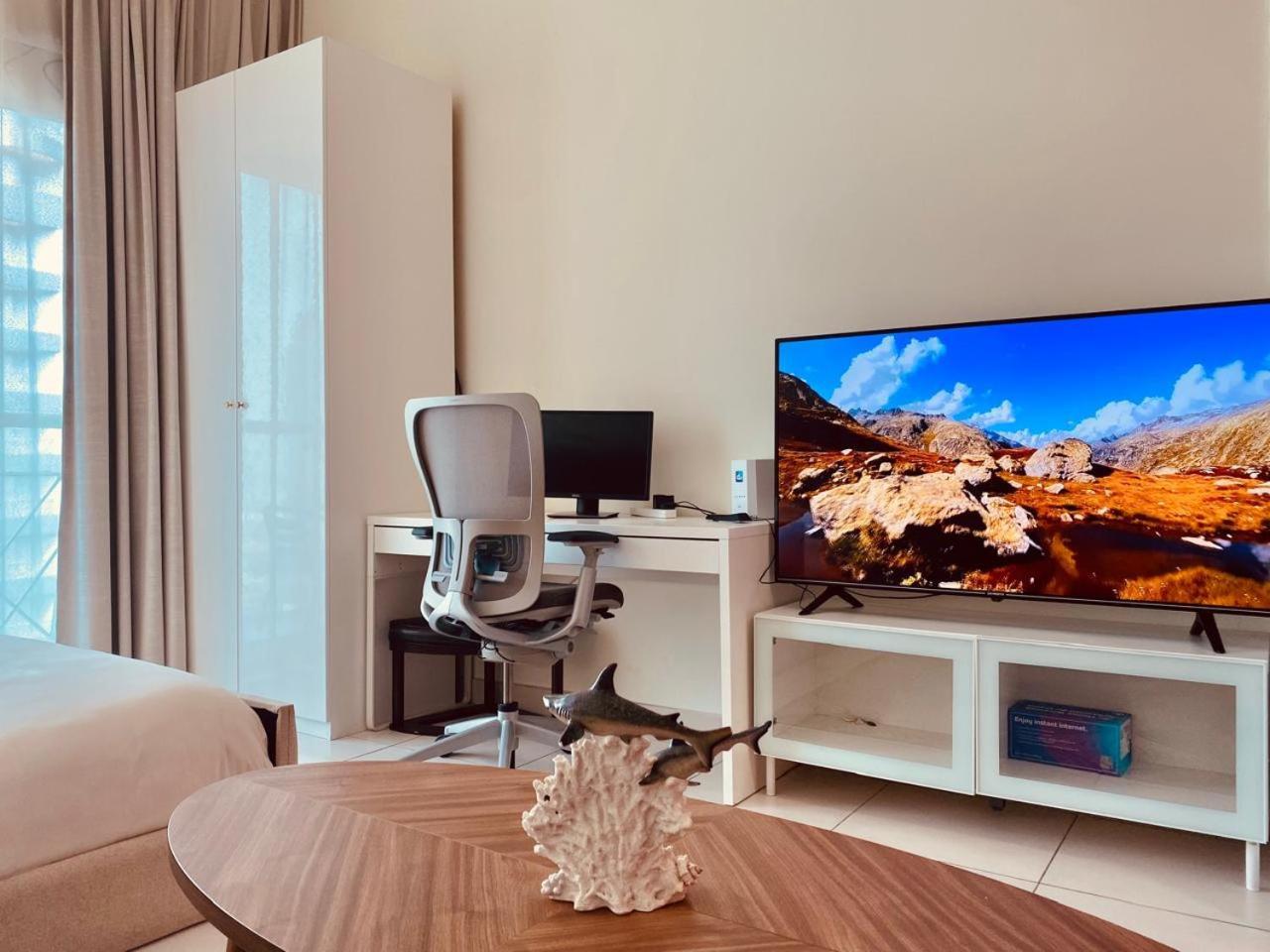 Full Sea View With Balcony - Studio Apartment - 10 Min To Jbr - Dubai Exterior foto